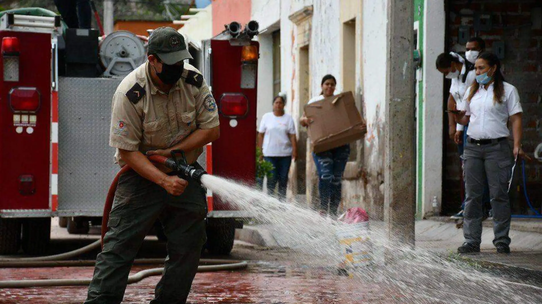 Trabajos de saneamiento en Chimaltitán